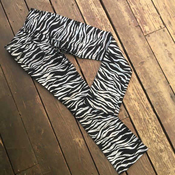 R.V.T Animal Print Stretchy Wax Jeans NWT 9/10 - Picture 2 of 6